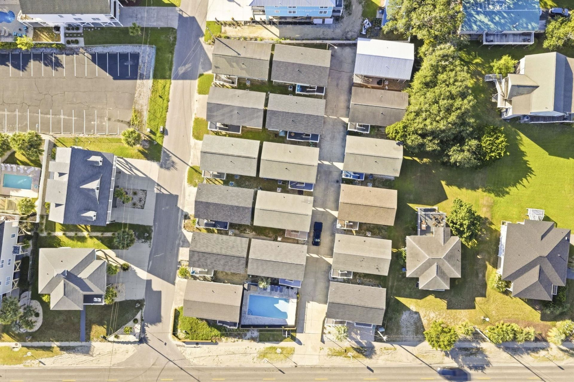 104 Sunset Square Photo 25