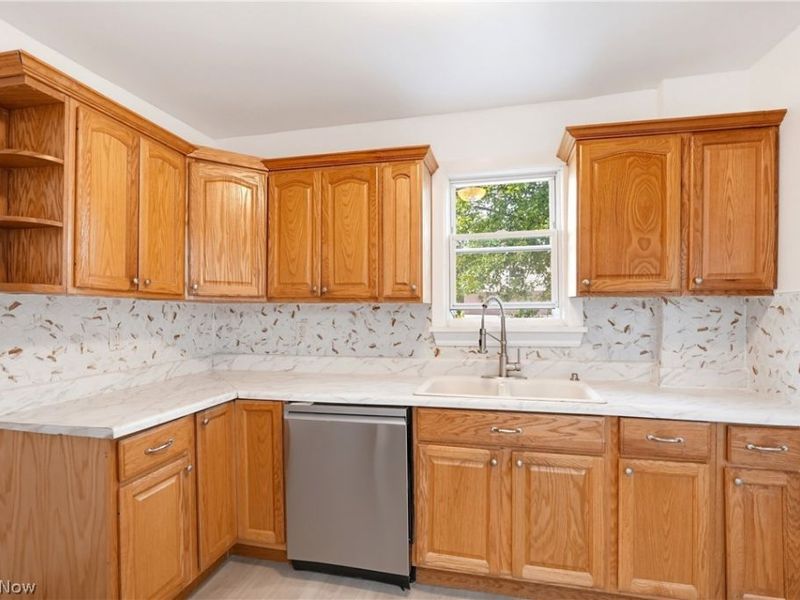 532 Hazel Place, Akron, OH 44304 Photo 13