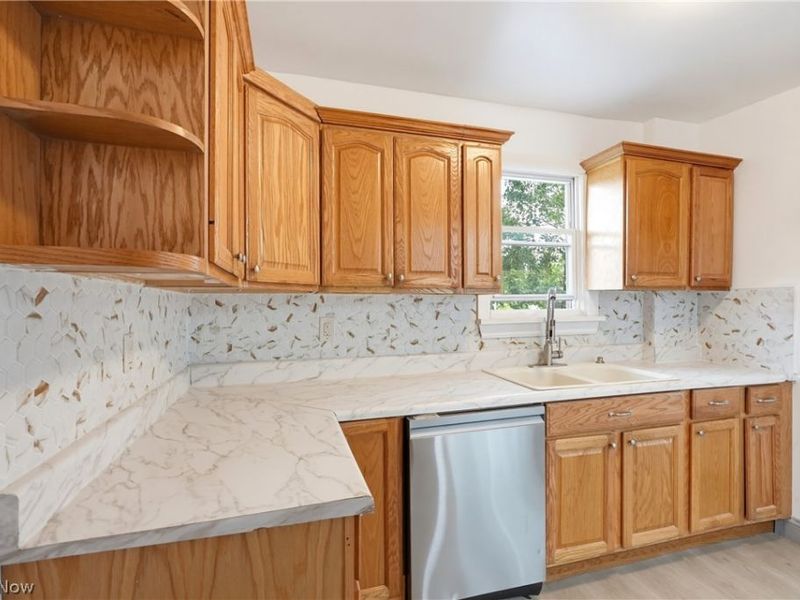 532 Hazel Place, Akron, OH 44304 Photo 14