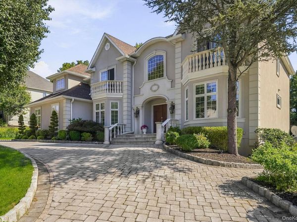 18 King Arthur Court, New City, NY 10956