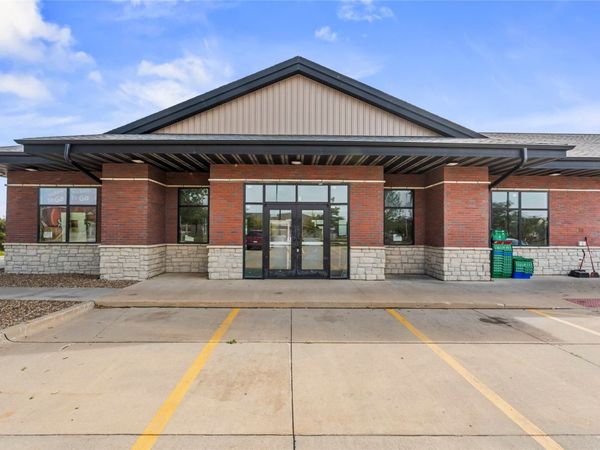 3645 Stone Creek , Unit B, Cedar Rapids, IA 52404
