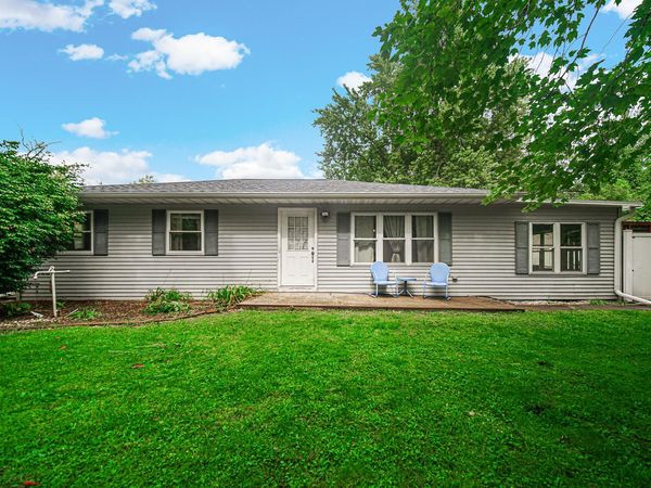 140 Hjelm Road , Porter, IN 46304