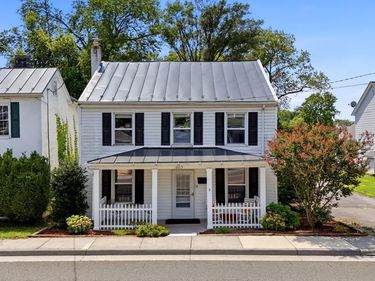 203 W MAIN STREET , BERRYVILLE, VA 22611