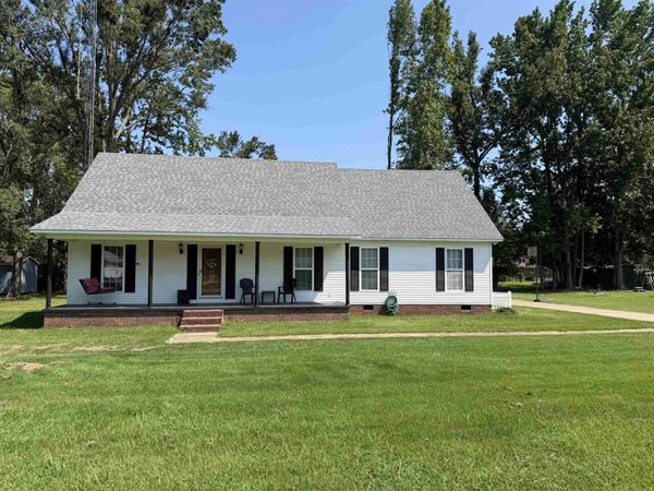420 BRANDI DR , Savannah, TN 38372