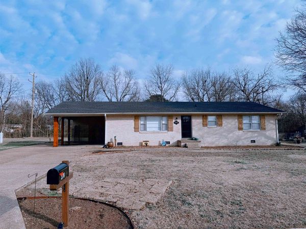 376 SUNSET DR , Lexington, TN 38351