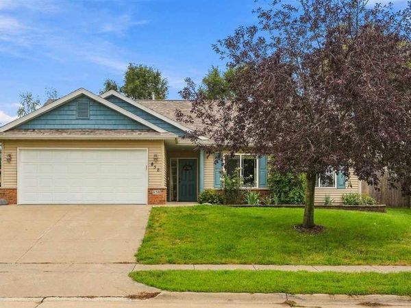 938 Oxen Ln, Iowa City, IA 52240