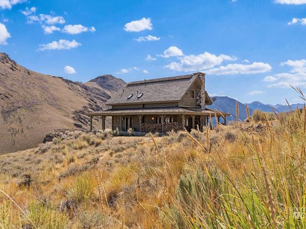 4777 Twin Bridges, Mackay, ID 83251