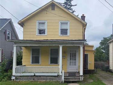 345 Pine Street , Lockport, NY 14094