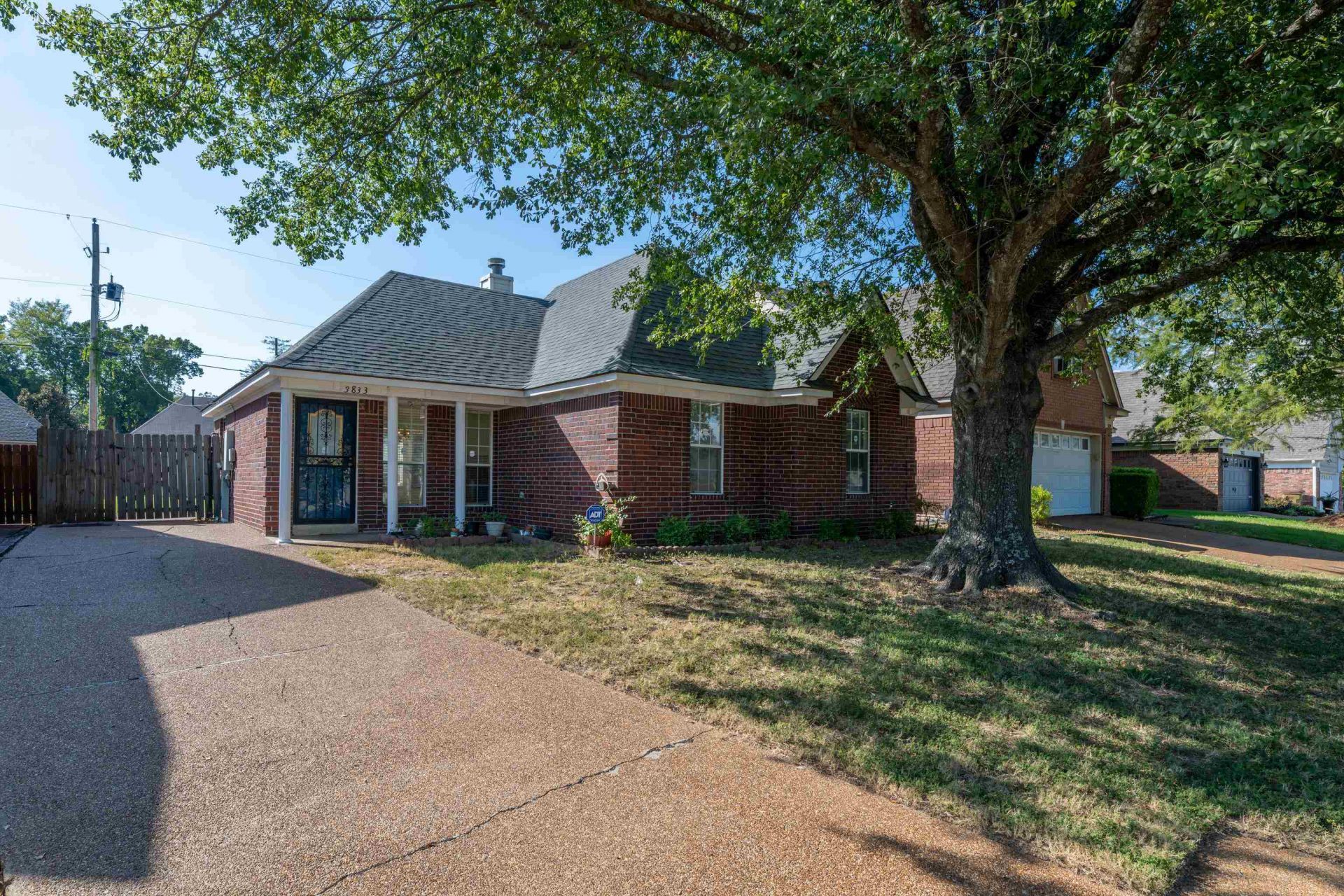 3833 Walden Meadow Dr, Memphis, TN 38135 Main Photo
