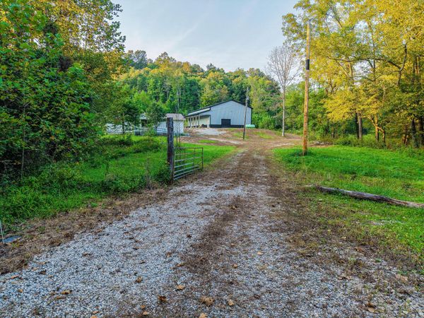 175 Comer School House Road , Oak Hill, OH 45656