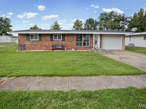 224 Elm Street , Eldred, IL 62027