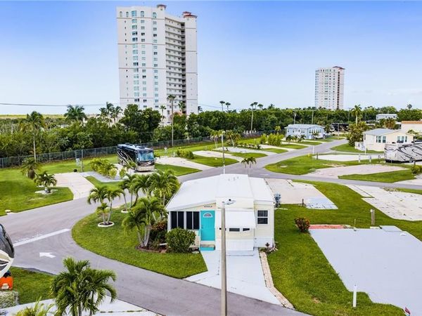 19681 Summerlin RD, Unit 168, FORT MYERS, FL 33908