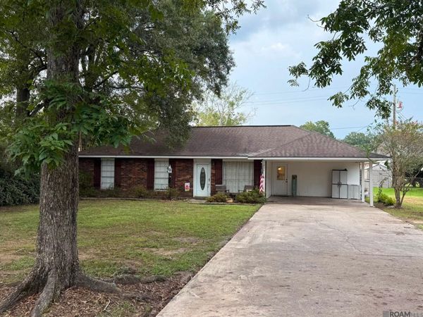 935 Montgomery Ave, Denham Springs, LA 70726