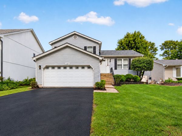 585 Beaconsfield Avenue, Naperville, IL 60565
