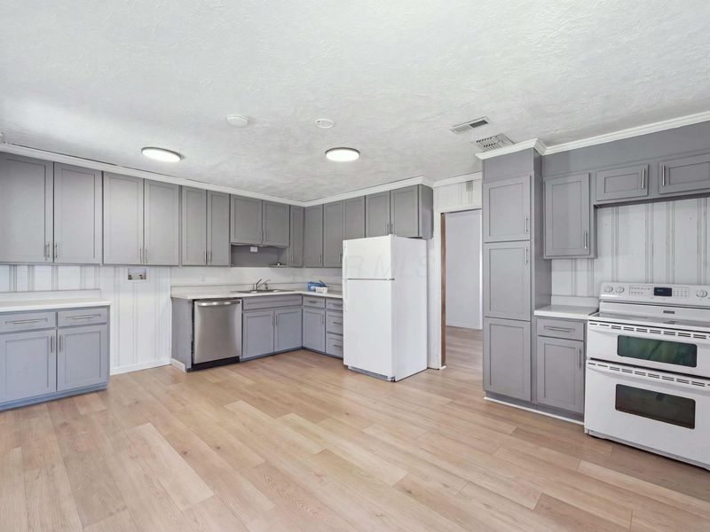 4170 Broadway, Grove City, OH 43123 Photo 10