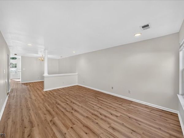58 Windsong Cir, East Brunswick, NJ 08816