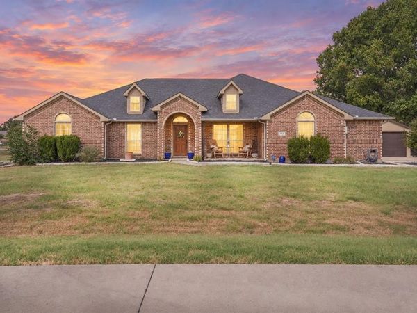 343 Cambridge Court, Waxahachie, TX 75167