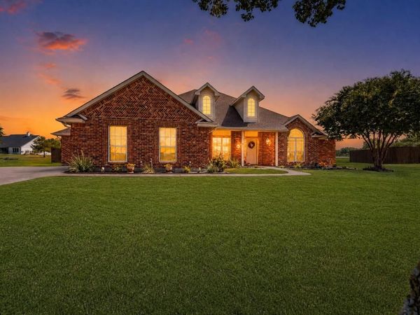 5020 April Lane , Waxahachie, TX 75165