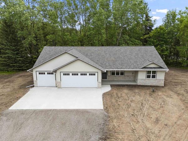 482 HIGH RIDGE TRAIL, Pulaski, WI 54162