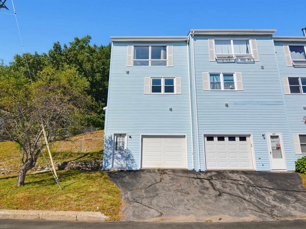 186 Dunbarton Road, Unit 14, Manchester, NH 03102