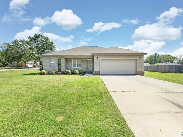 600 Gable Circle SW, Hartselle, AL 35640