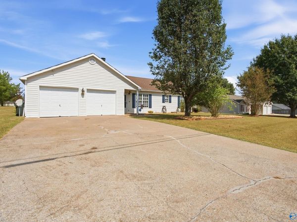 105 Thornhedge Trail, Toney, AL 35773