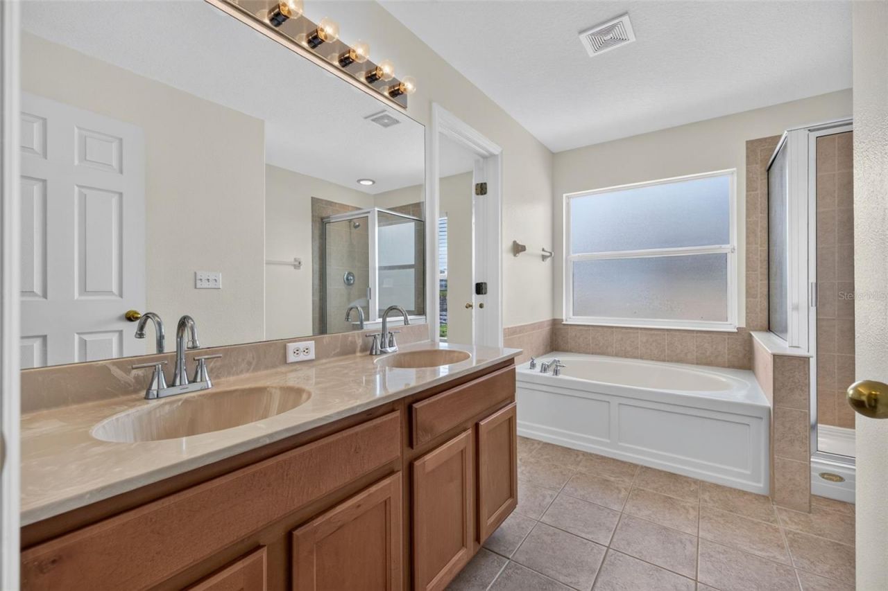 6585 Marlberry Way , Largo, FL 33773 Photo