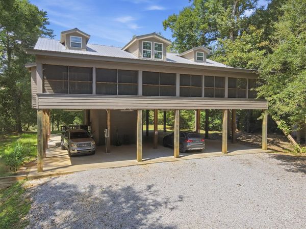 22 Tranquility Ln., Moselle, MS 39459