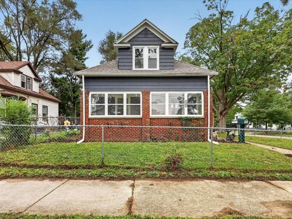 1009 Adams Street SE, Grand Rapids, MI 49507