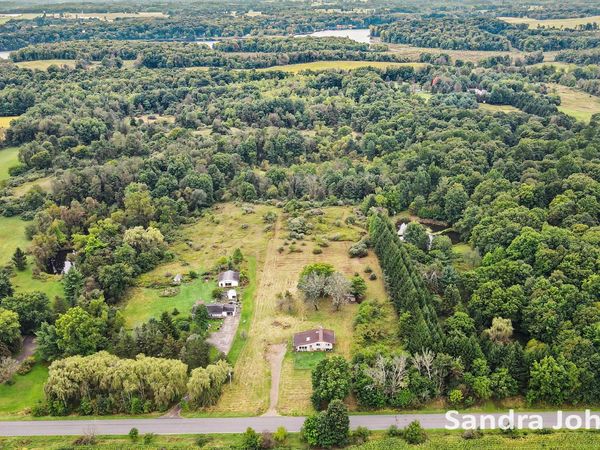 900 E Dowling Road, Hastings, MI 49058