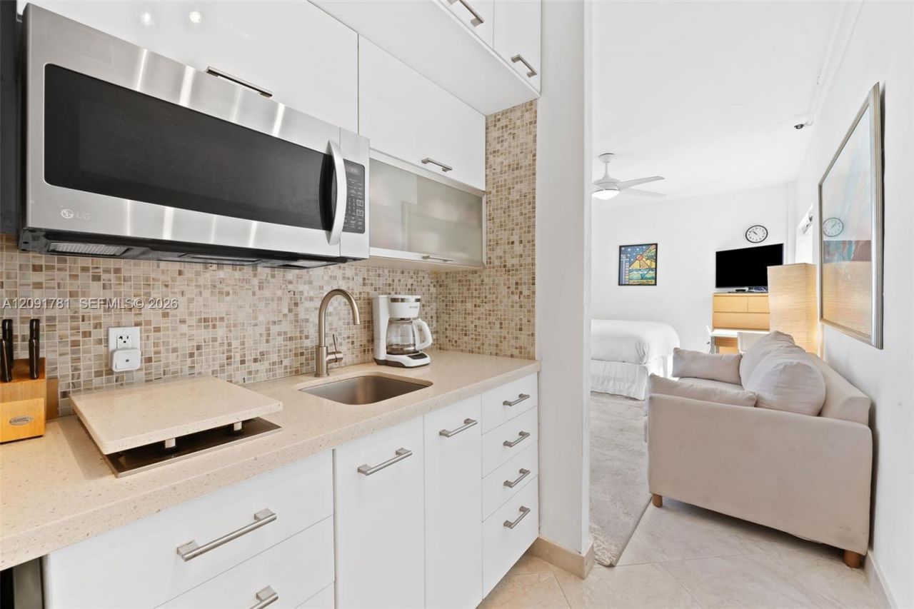 255 W 24th St, Unit 330, Miami Beach, FL 33140 Photo
