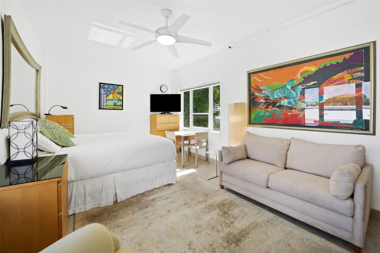 255 W 24th St, Unit 330, Miami Beach, FL 33140 Photo