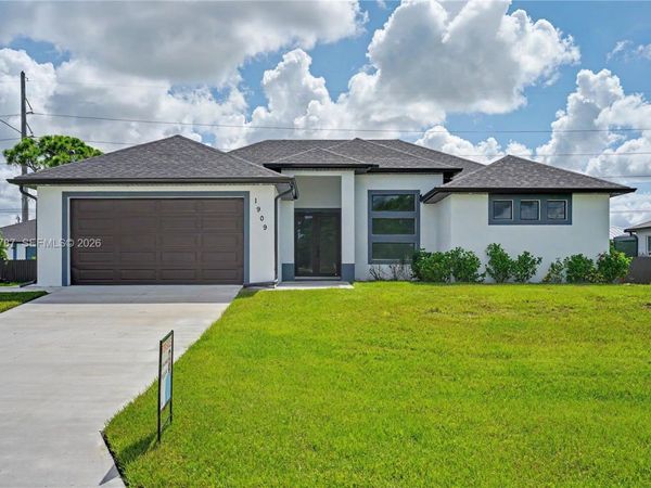 1909 NW 24TH PL , Cape Coral, FL 33993