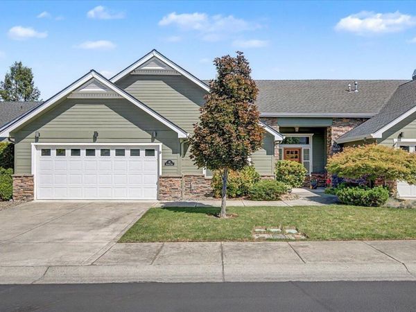 89 Skyhawk Drive, Eagle Point, OR 97524