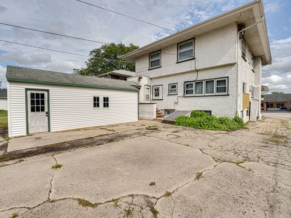 217 S 3rd Street, Unit 3, DeKalb, IL 60115