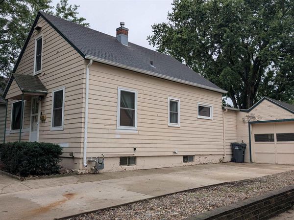 871 1ST AVE SE, Sioux Center, IA 51250