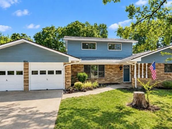 924 Wade Drive, Bedford, TX 76022