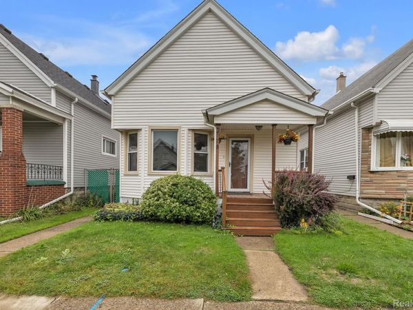 2176 Trowbridge Street , Hamtramck, Mi 48212