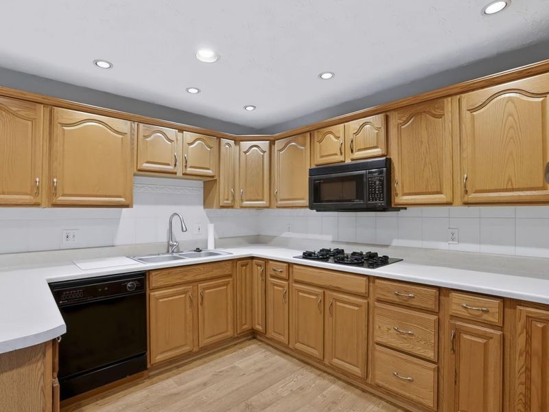 3096 Hatfield Court , Columbus, OH 43232 Photo 10