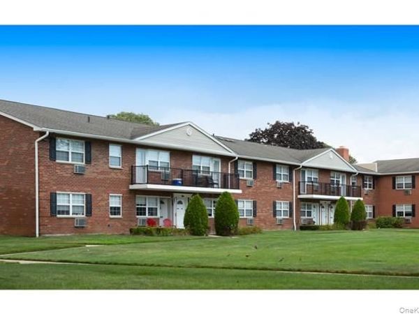 61 Old Oak Lane , Unit 61B, Levittown, NY 11756