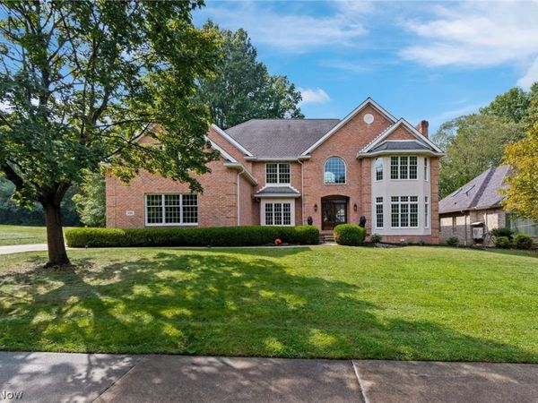 834 Eaton Park Lane, Akron, OH 44303