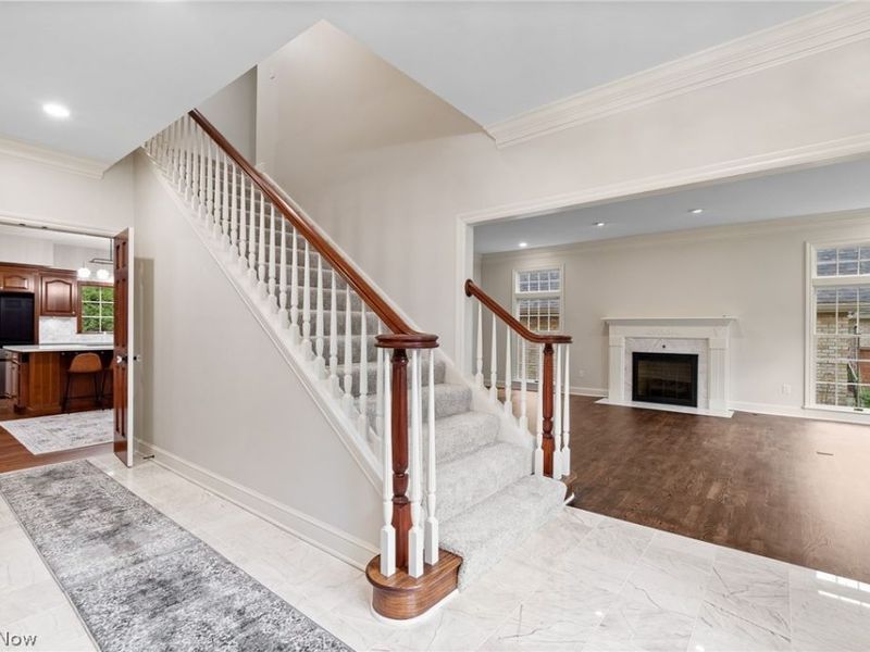 834 Eaton Park Lane, Akron, OH 44303 Photo 3