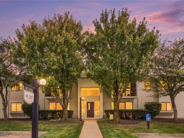 2917 N Bay Drive, Unit M-9, Westlake, OH 44145