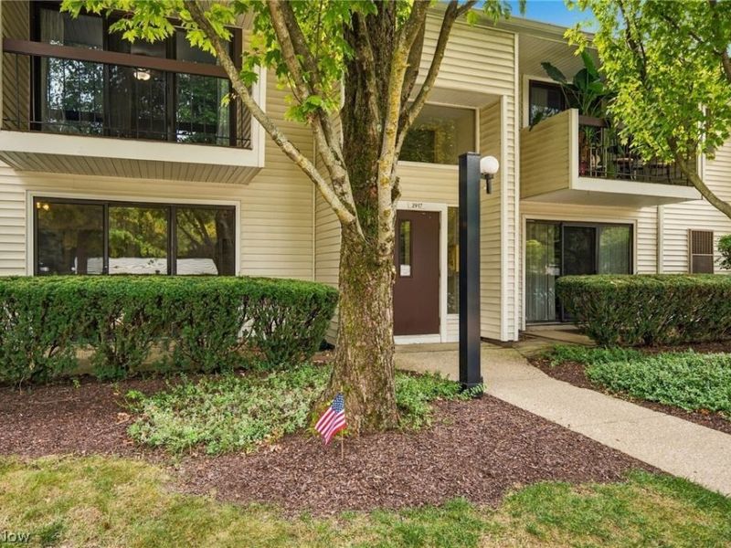 2917 N Bay Drive, Unit M-9, Westlake, OH 44145 Photo 4