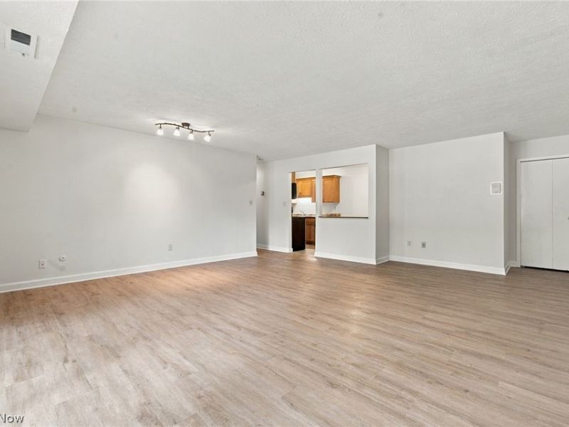 2917 N Bay Drive, Unit M-9, Westlake, OH 44145 Photo 8