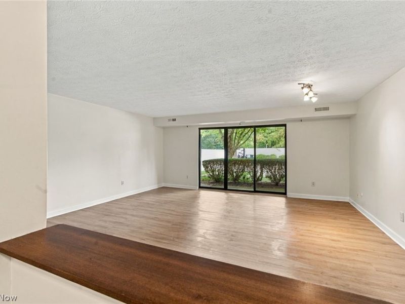 2917 N Bay Drive, Unit M-9, Westlake, OH 44145 Photo 9