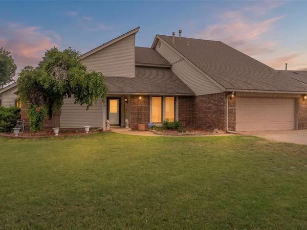 6209 Inland Road, Warr Acres, OK 73132
