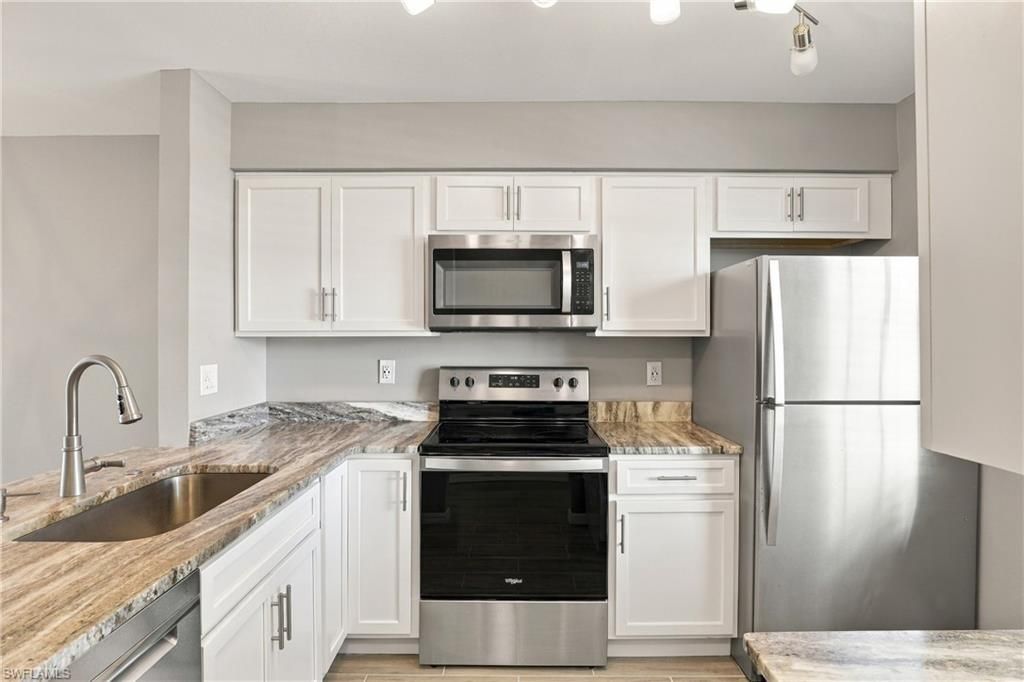 6300 S Pointe Blvd, Unit 208, Fort Myers, FL 33919 Photo