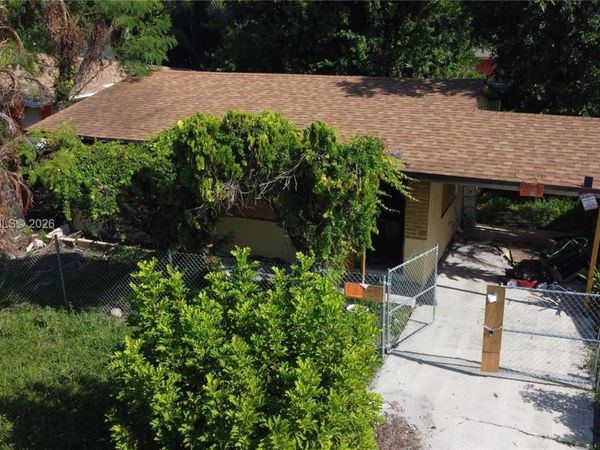 5205 Wiley St , Hollywood, FL 33021