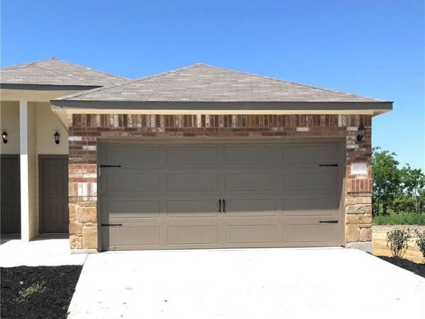 398 Jack Rabbit LN, Unit B, Buda, TX 78610